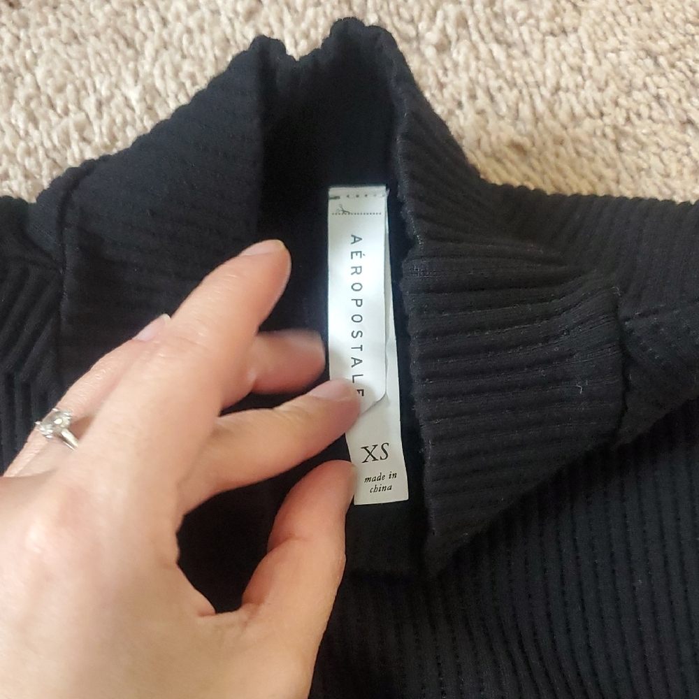Black Sleeveless Ribbed Top - Picture 3 of 3